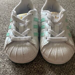 Adidas Little Mermaid girls White and Green Sneakers